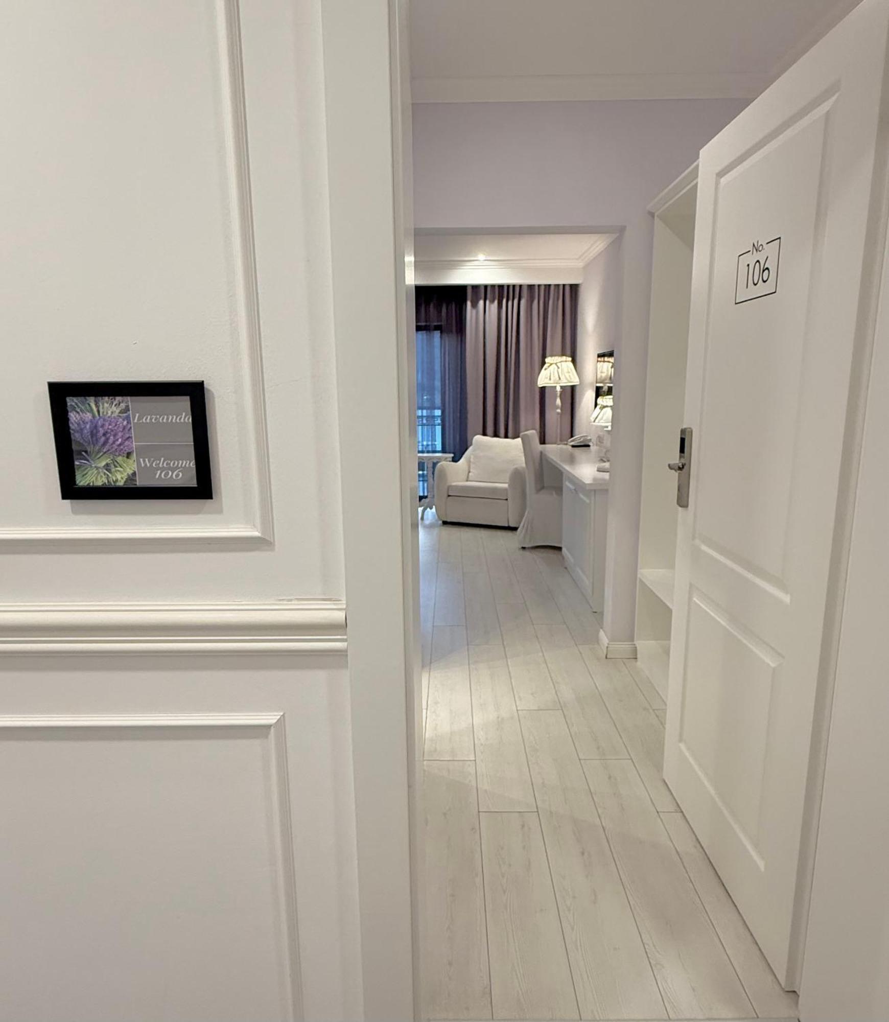 Krystal Boutique Mansion Hotel Hunedoara Exterior photo